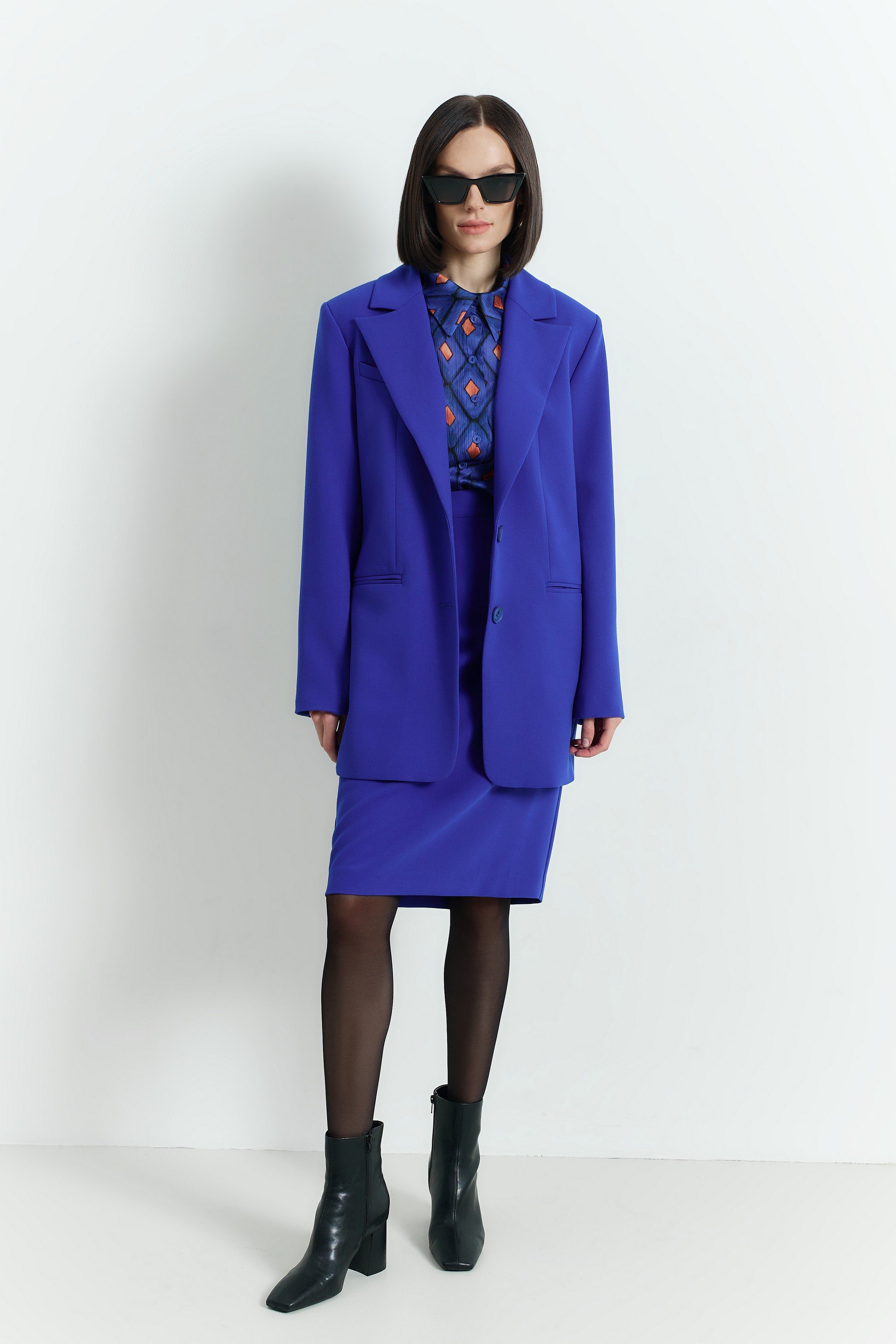 A2438/4, A2438/3, A2438/8